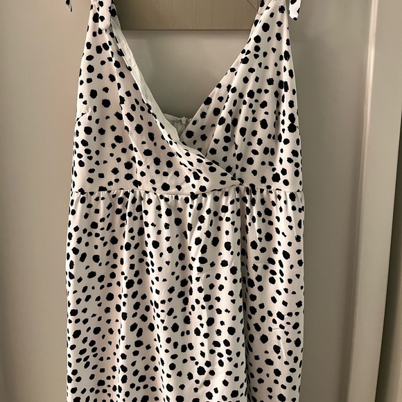 Dresses & Skirts - Black and white summer dress